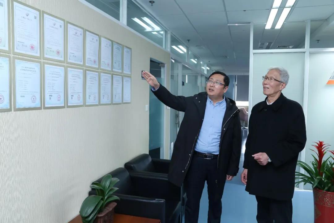 市教委學(xué)生事務(wù)中心、成才與就業(yè)編輯部、上海市創(chuàng)業(yè)基金會（EFG）、覺群文教基金會領(lǐng)導(dǎo)蒞臨颯智指導(dǎo)(圖6)