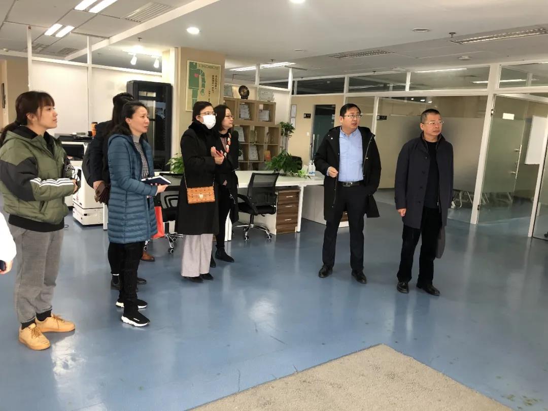 市教委學(xué)生事務(wù)中心、成才與就業(yè)編輯部、上海市創(chuàng)業(yè)基金會（EFG）、覺群文教基金會領(lǐng)導(dǎo)蒞臨颯智指導(dǎo)(圖2)