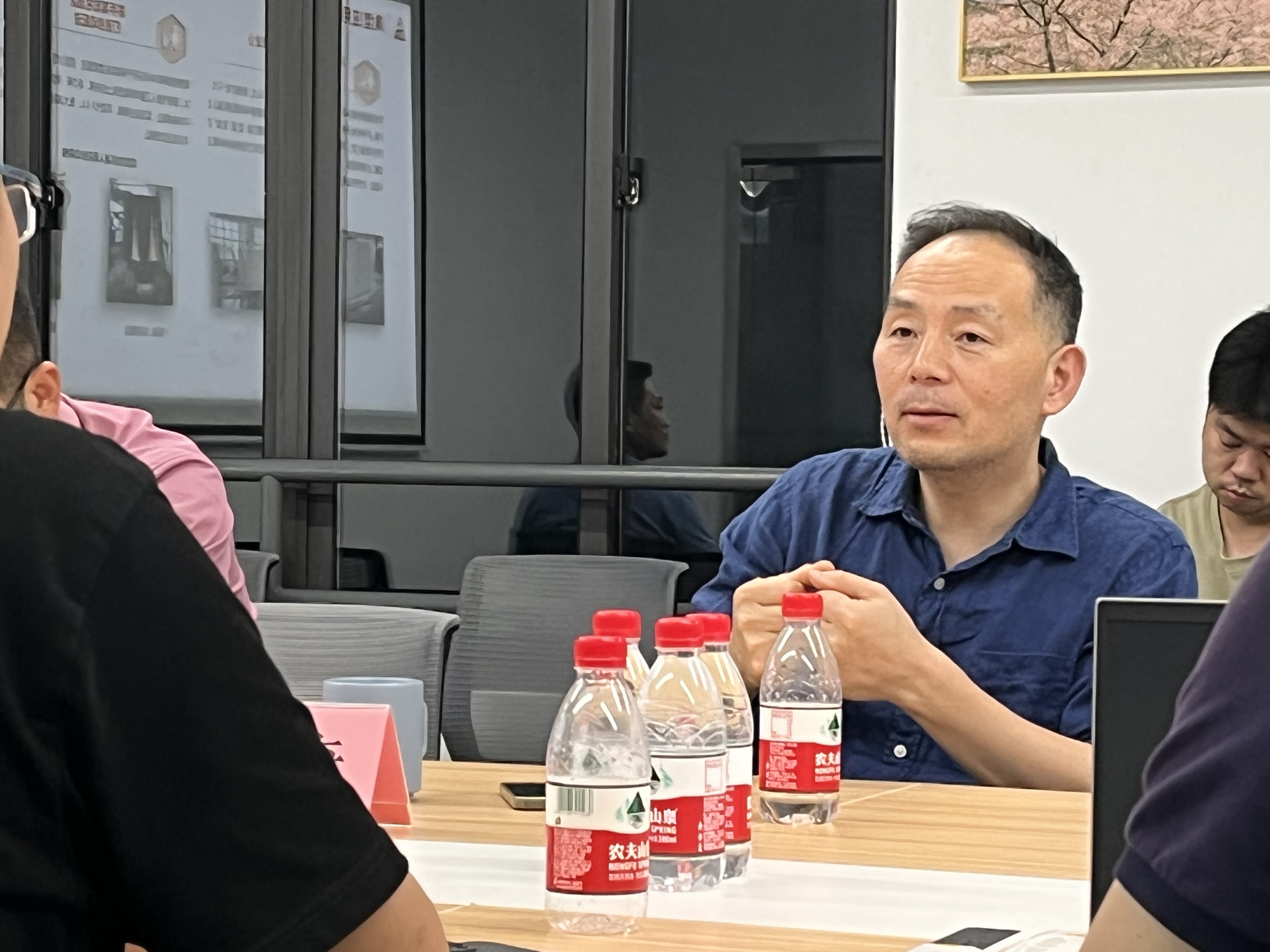 上海機(jī)器人產(chǎn)業(yè)技術(shù)研究院董事長鄭軍奇一行蒞臨颯智參觀指導(dǎo)(圖3)